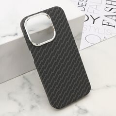 Zastitna maska (futrola) UrbanMesh MagSafe - iPhone 15 Pro (6.1) DZ01 (MS).