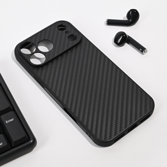 Zastitna maska (futrola) Carbon fiber - iPhone 17 Pro Max 6.9 crna.