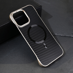 Zastitna maska (futrola) Magsafe Carbon - iPhone 16 Pro Max 6.9 crna.