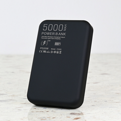Univerzalna Back Up Baterija prenosiva baterija Magsafe Oxpower PD W5 5000mAh crna.