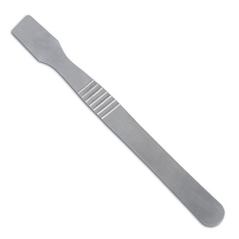 Spatula - nanosenje paste kuglanje.