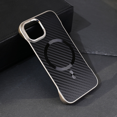 Zastitna maska (futrola) Magsafe Carbon - iPhone 13 crna.