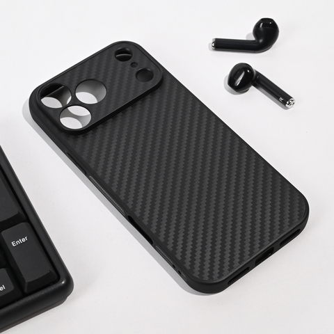 Zastitna maska (futrola) Carbon fiber - iPhone 17 Pro Max 6.9 crna.