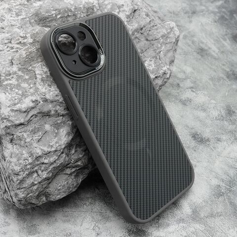 Zastitna maska (futrola) CARBON MagSafe - iPhone 15 siva (small camera) (MS).