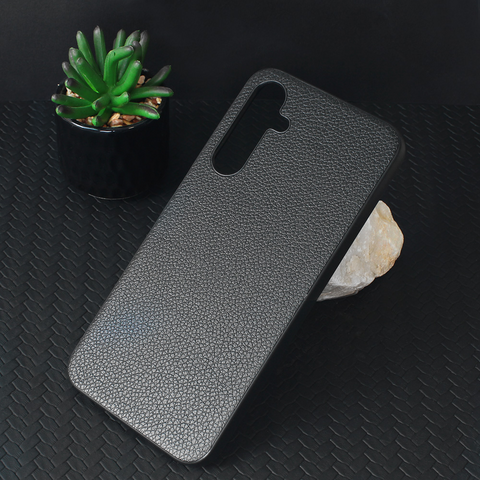 Zastitna maska (futrola) Groove - Samsung A256 Galaxy A25 5G crna.