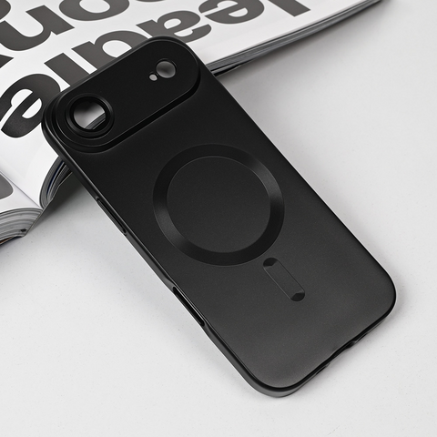 Zastitna maska (futrola) Magsafe Chrome - iPhone 17 Air 6.9 crna.