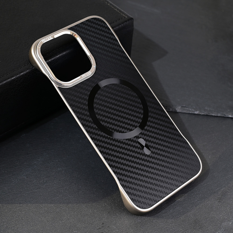 Zastitna maska (futrola) Magsafe Carbon - iPhone 16 Pro Max 6.9 crna.