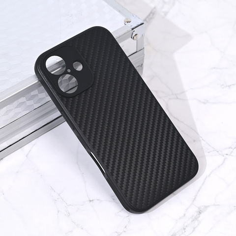Zastitna maska (futrola) Carbon fiber - iPhone 16 6.1 crna.