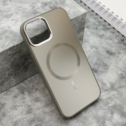 Zastitna maska (futrola) COLOR METAL MagSafe - iPhone 15 srebrna (MS).