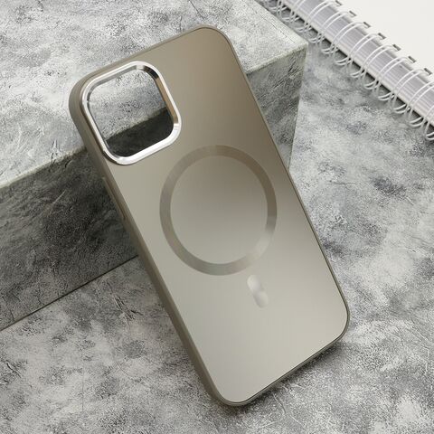 Zastitna maska (futrola) COLOR METAL MagSafe - iPhone 12/12 Pro (6.1) srebrna (MS).