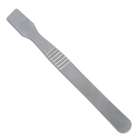 Spatula - nanosenje paste kuglanje.